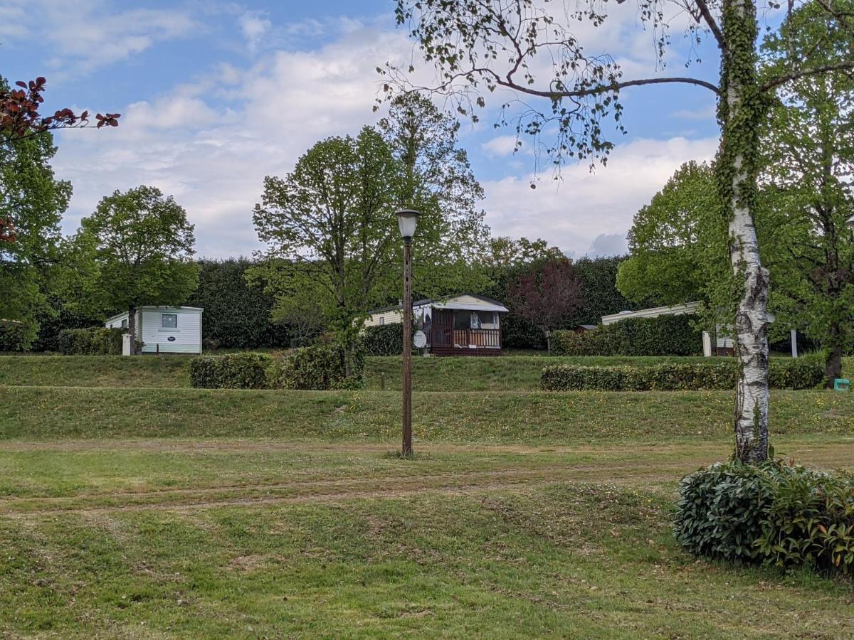 Camping De Ladignac Le Long Bel Air Exteriör bild