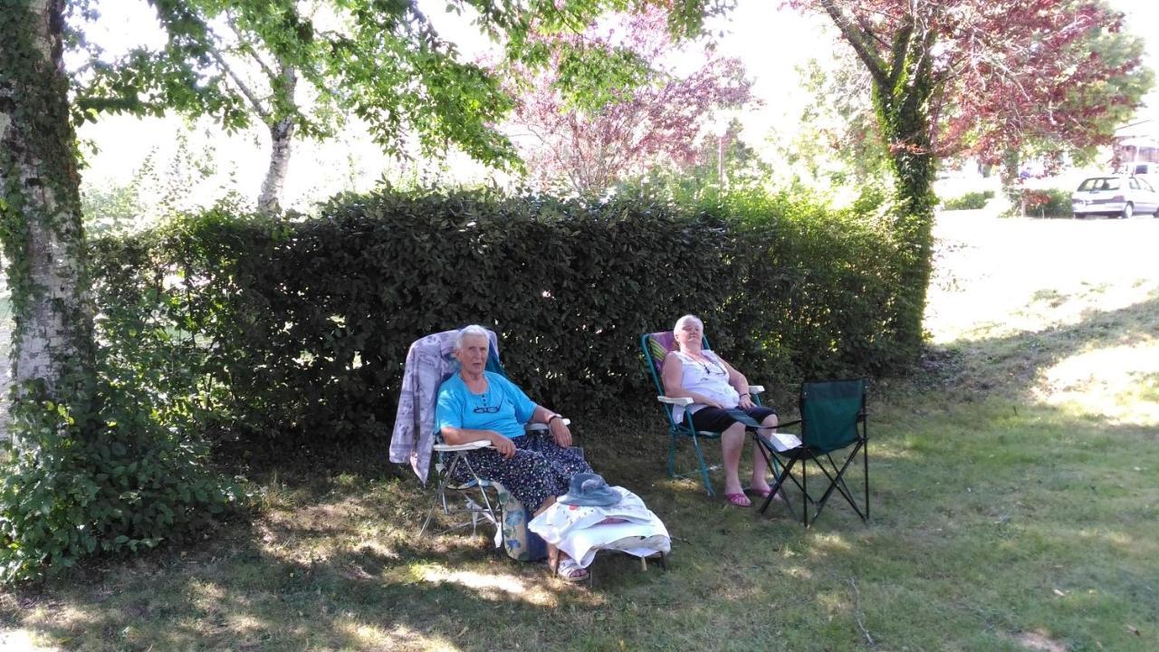 Camping De Ladignac Le Long Bel Air Exteriör bild
