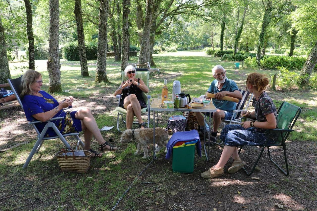 Camping De Ladignac Le Long Bel Air Exteriör bild
