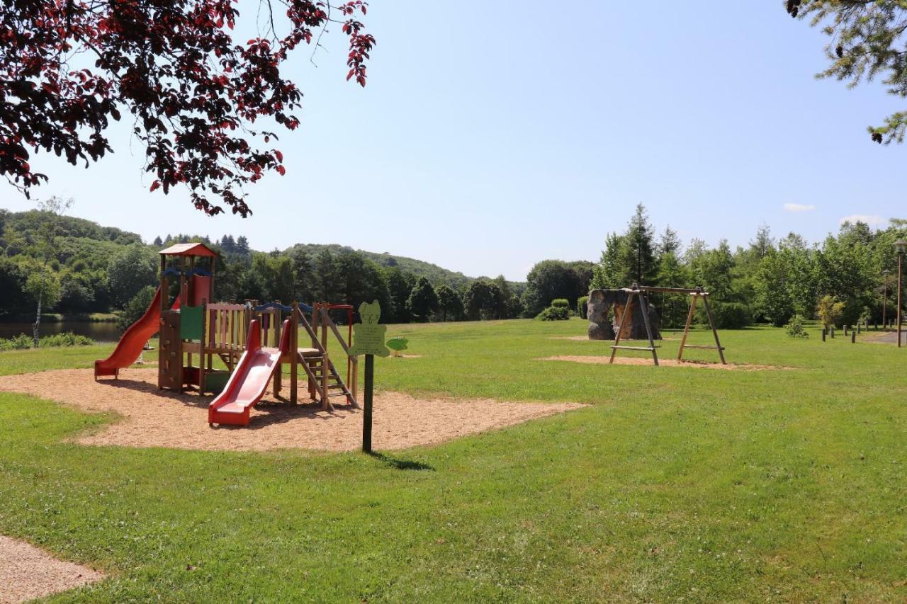 Camping De Ladignac Le Long Bel Air Exteriör bild